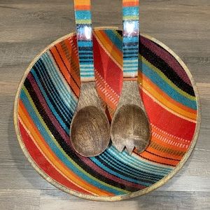 Salad bowl with matching utensils